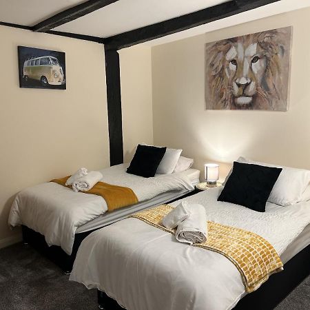 Colchester Central City East Bay Apartment ภายนอก รูปภาพ
