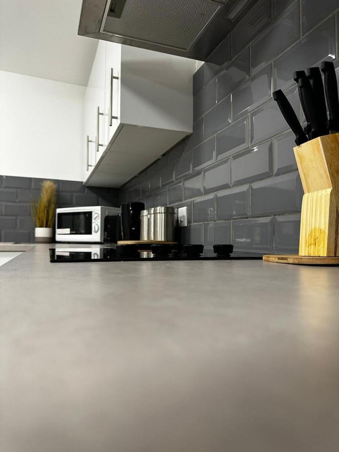 Colchester Central City East Bay Apartment ภายนอก รูปภาพ